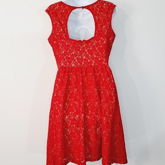 Enfocus Studio Red Lace open Back Cocktail Dress - Picture 2 of 8